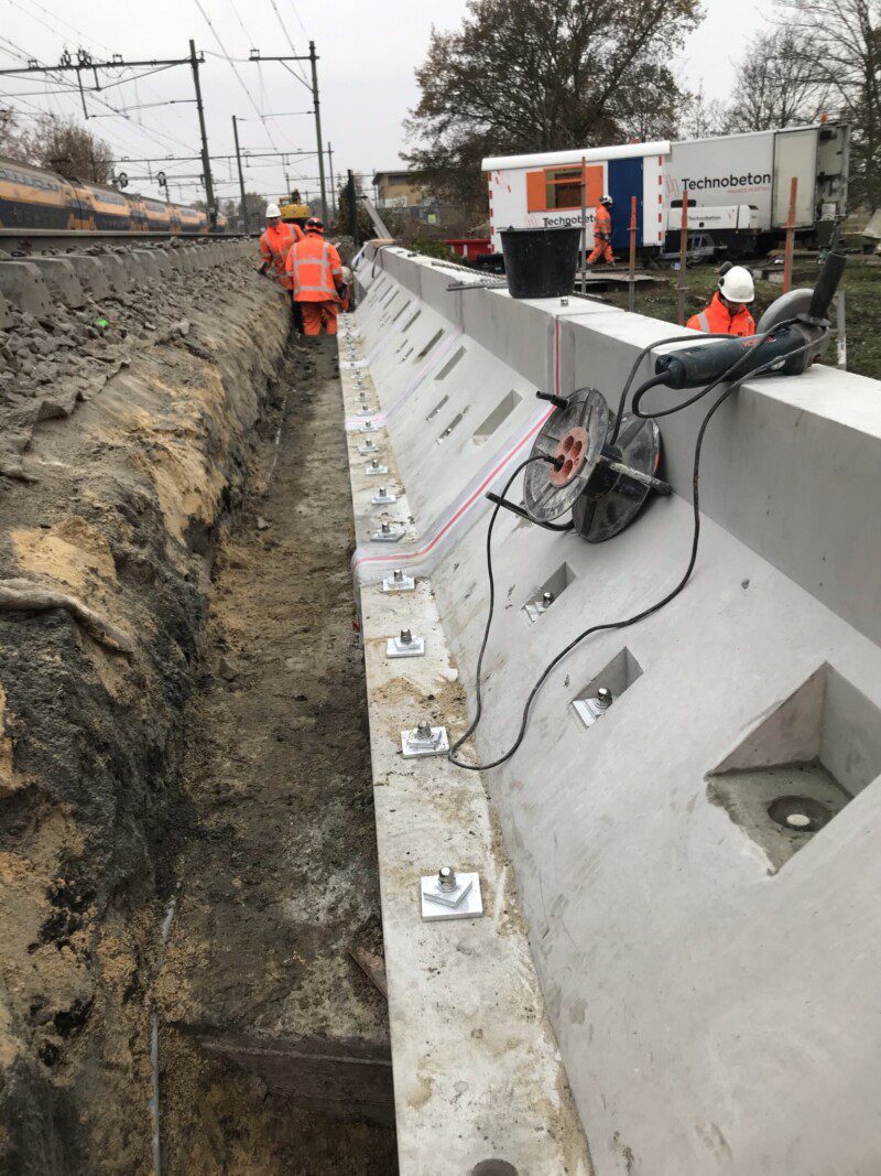 ProRail Aan De Slag Met Duurzame Keerwanden Van Zelfhelend Beton ...